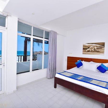 Lucky Seven Beach Resort Hikkaduwa Exterior foto