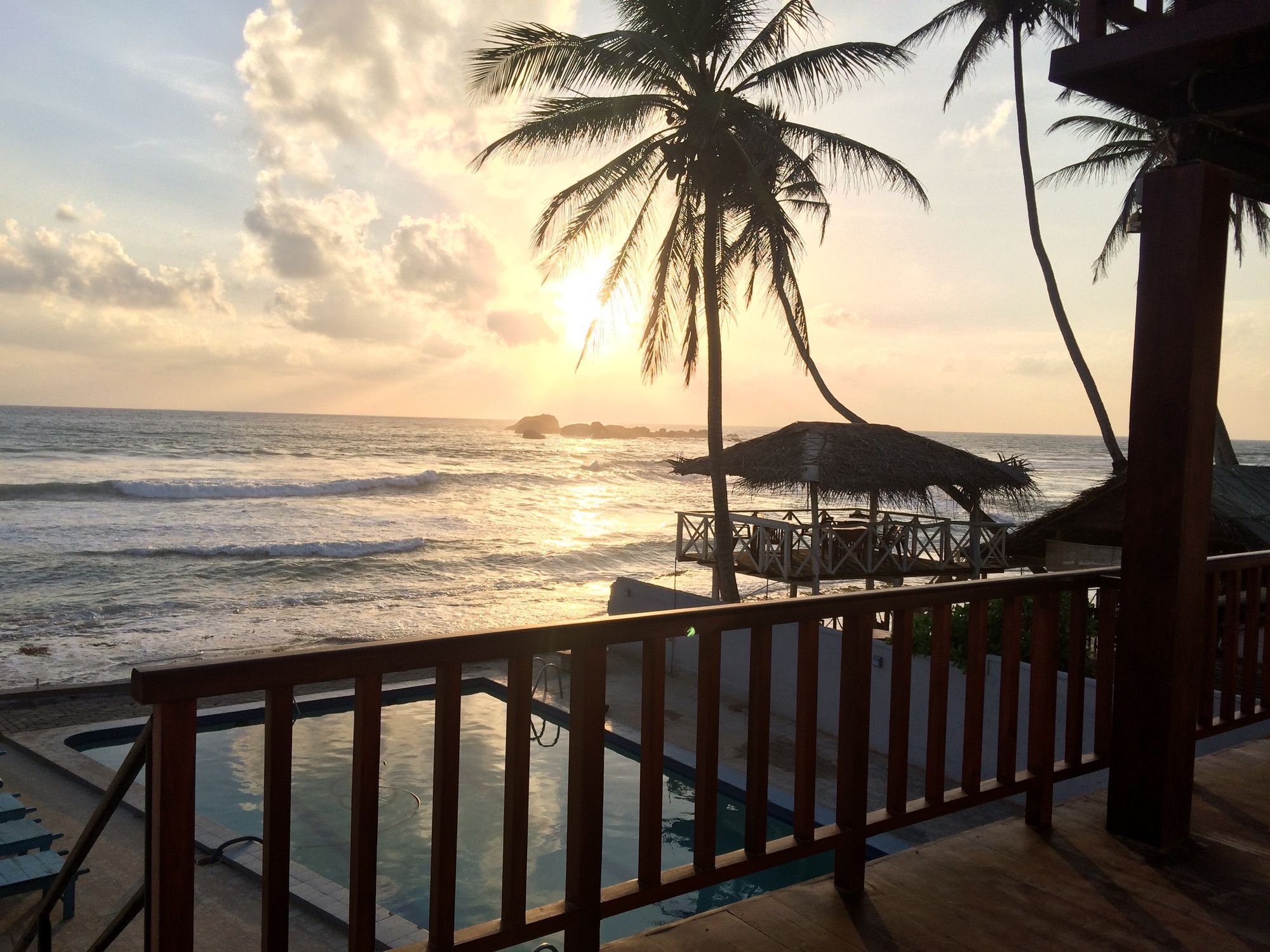 Lucky Seven Beach Resort Hikkaduwa Exterior foto
