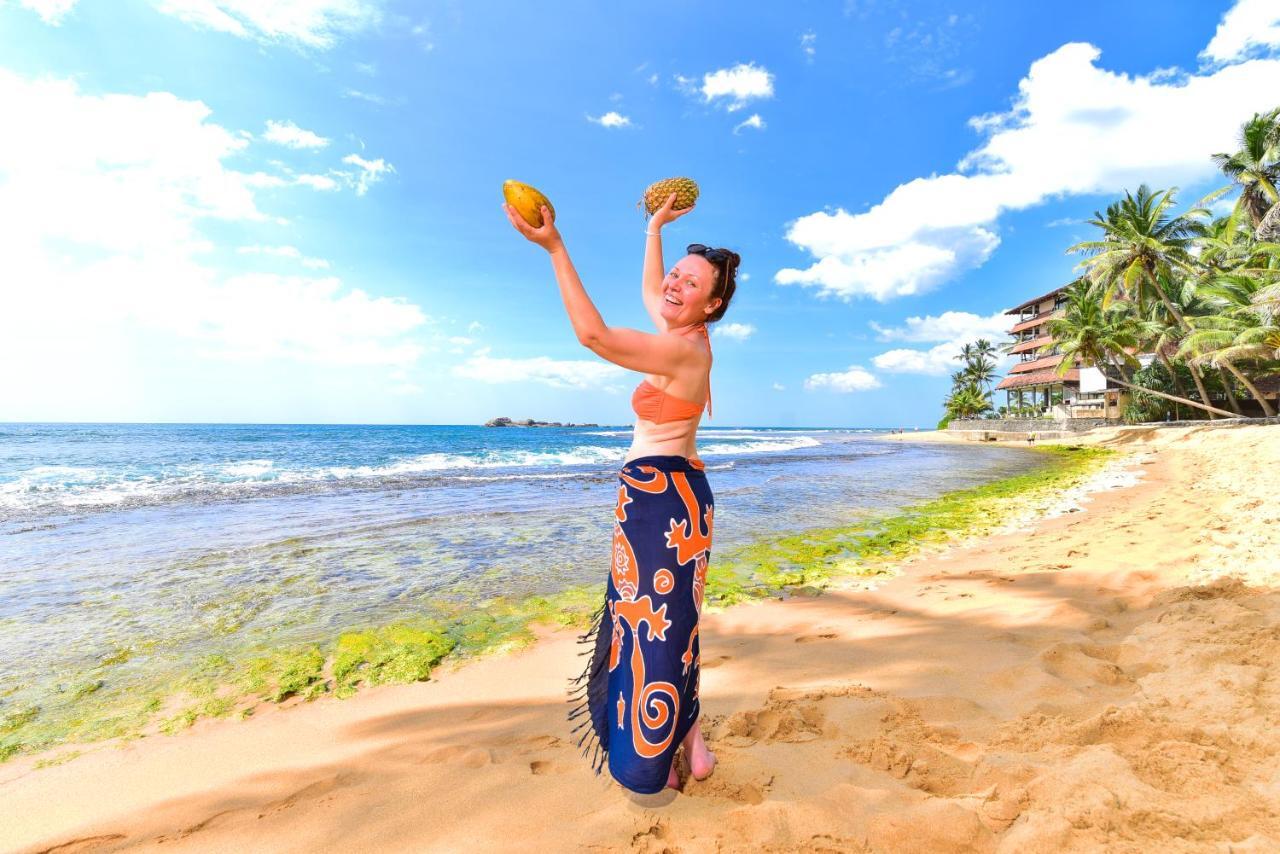Lucky Seven Beach Resort Hikkaduwa Exterior foto